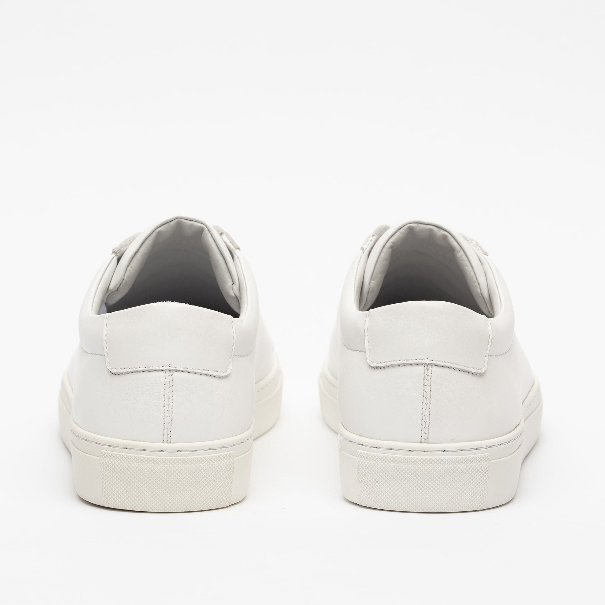 Sneaker in White bottom view