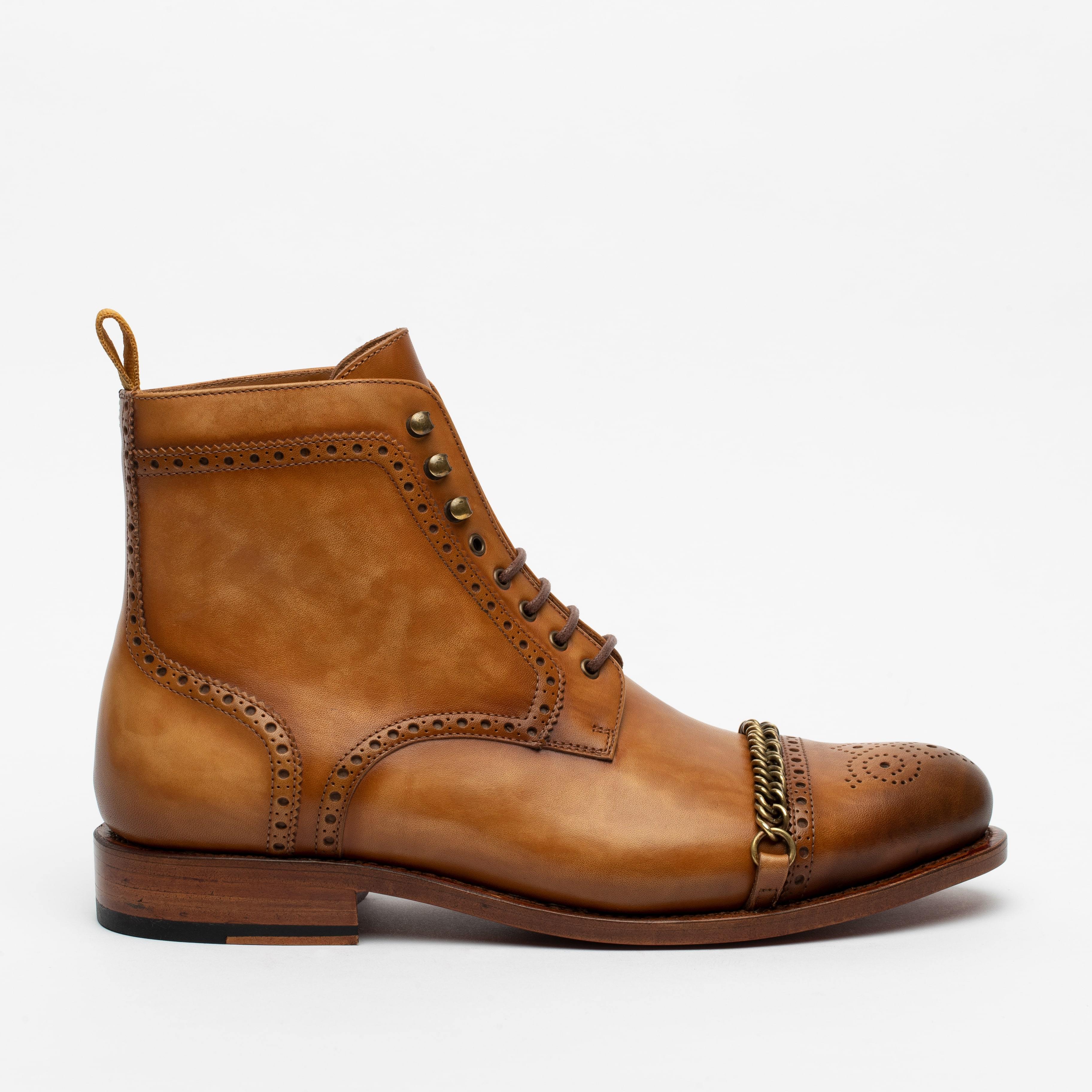 The Grail Boot in Honey Side